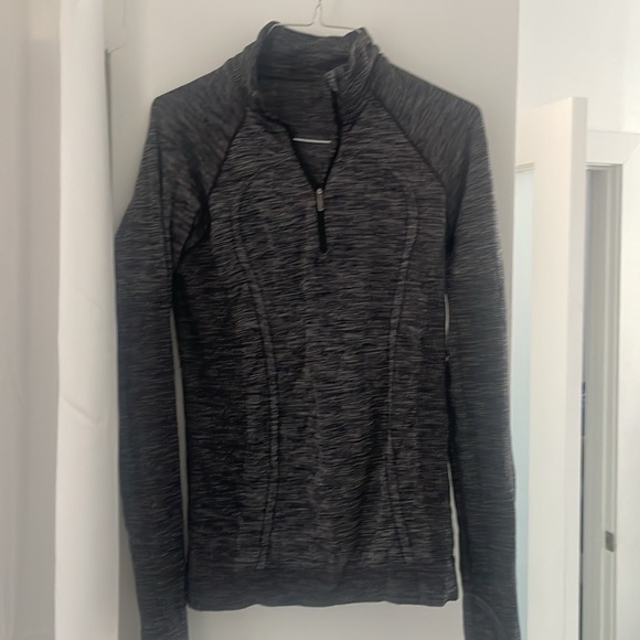 Lululemon half zip - Picture 2 of 8